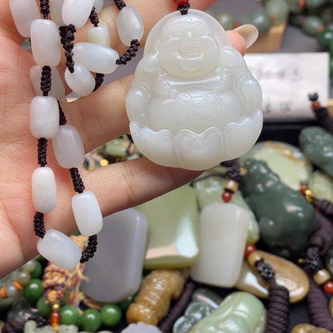 和田玉颈饰未镶嵌