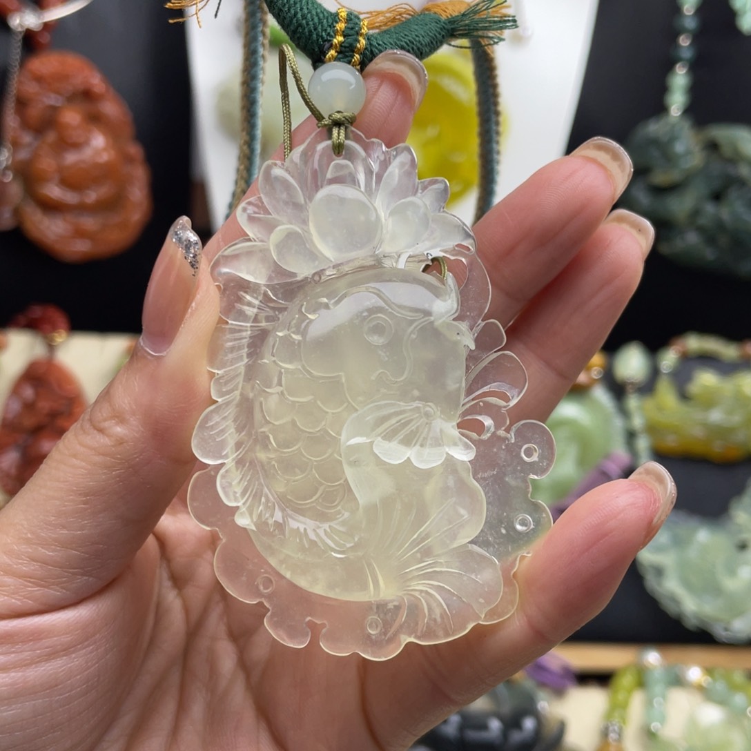 蛇纹石玉未镶嵌颈饰