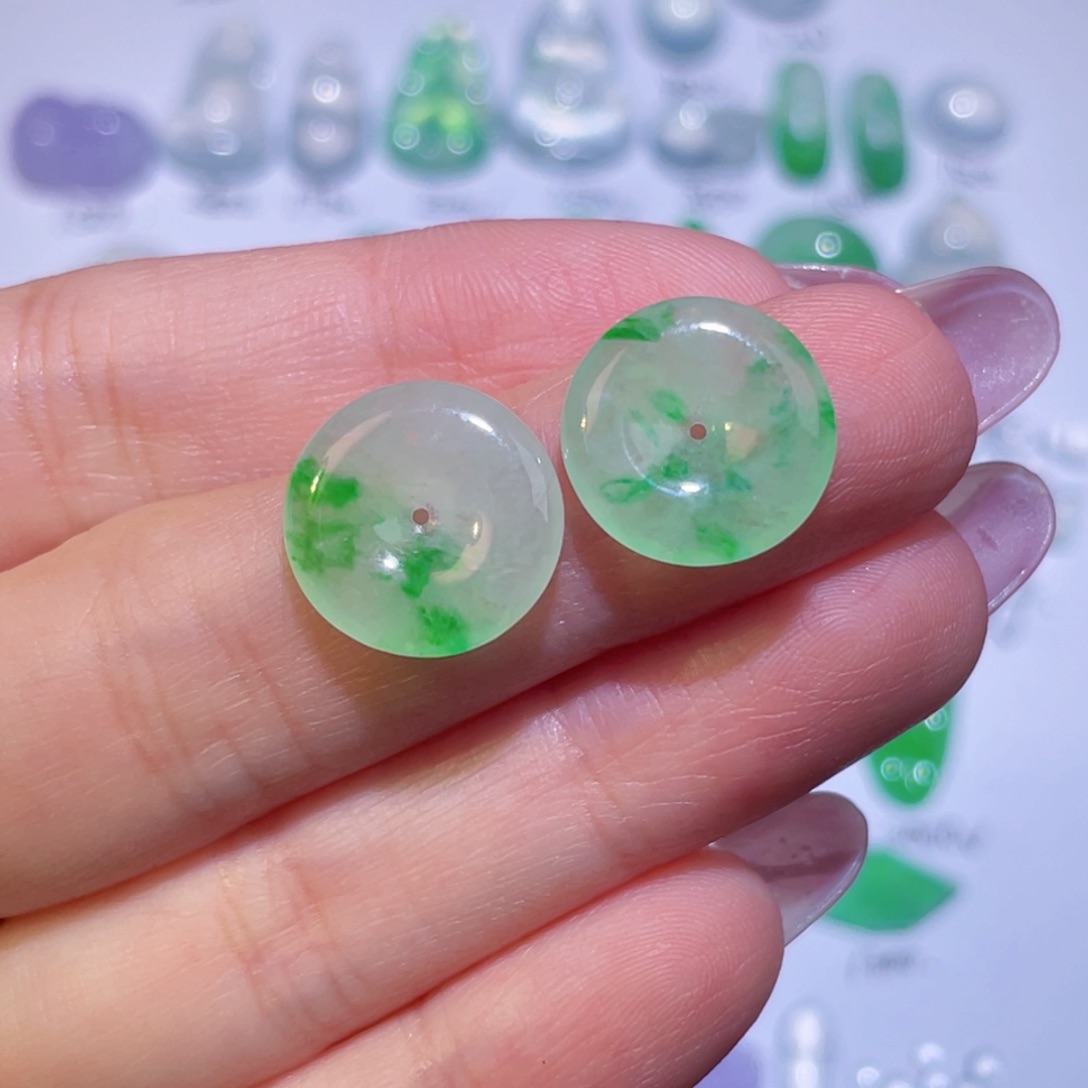 翡翠未镶嵌颈饰裸石