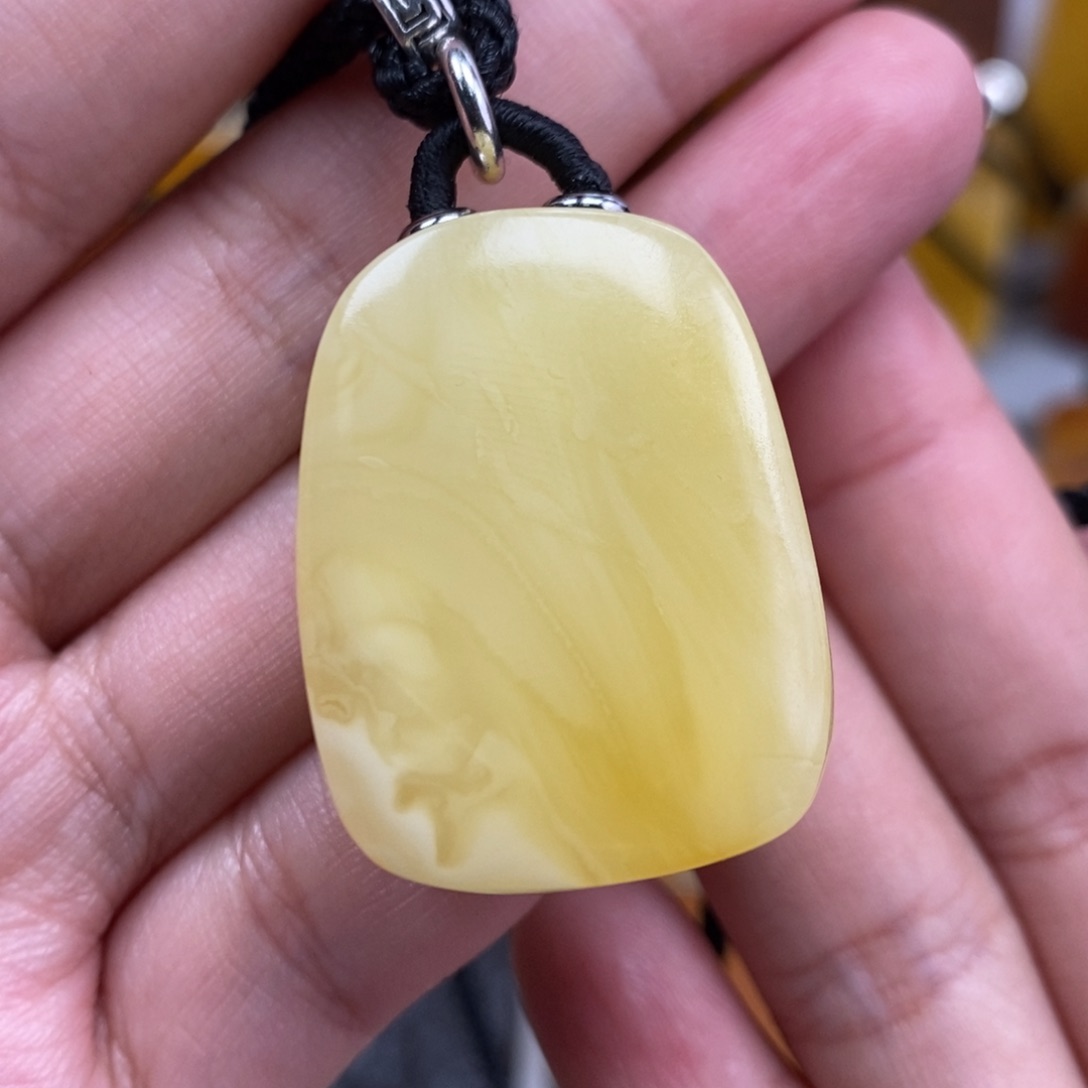 琥珀吊坠(赠链)未镶嵌