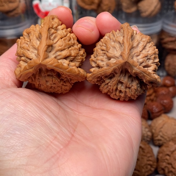 文玩核桃吊坠官帽奔