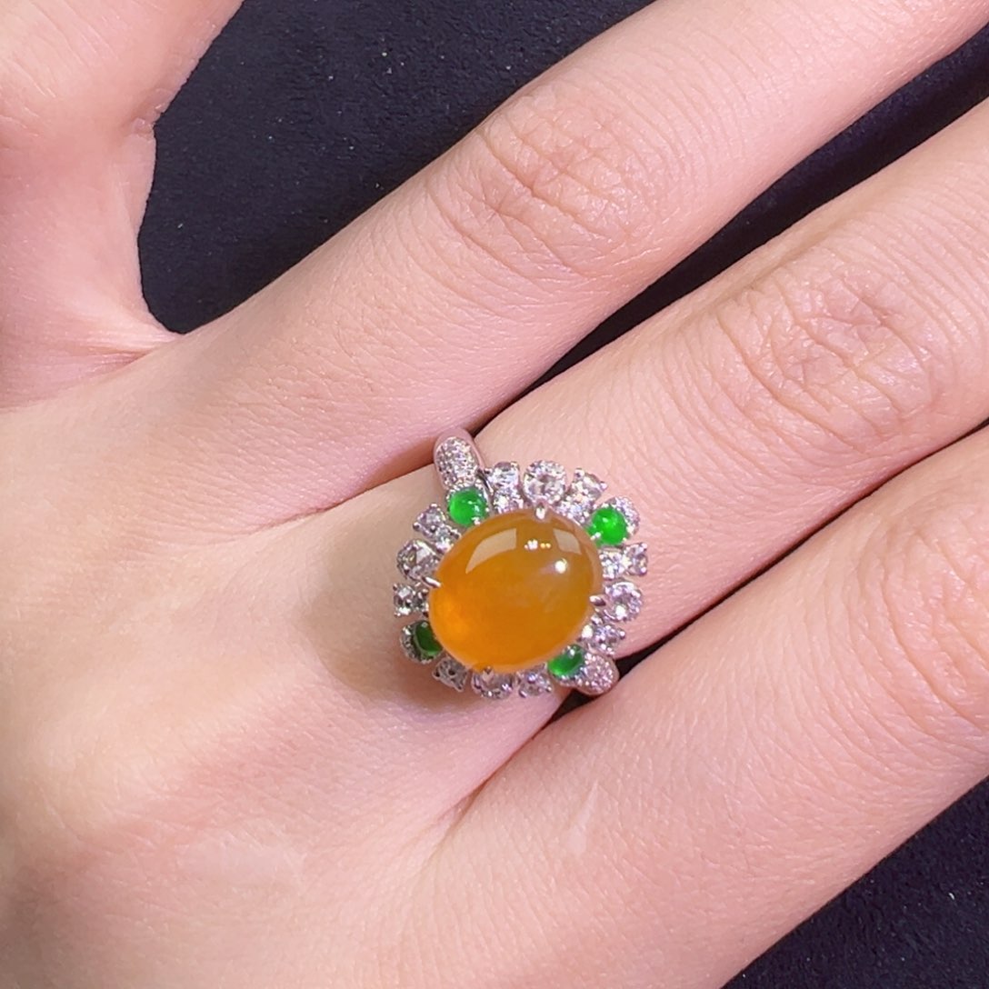 翡翠戒指18K金镶嵌蛋面