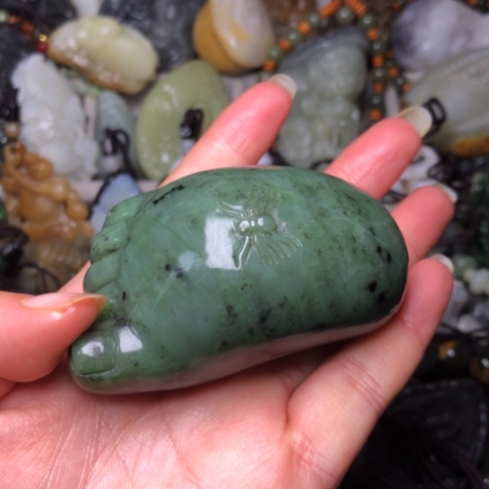 和田玉未镶嵌把件