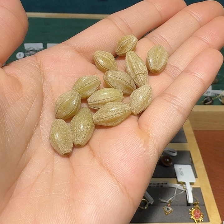 晃***6吊坠(不含链)玻璃