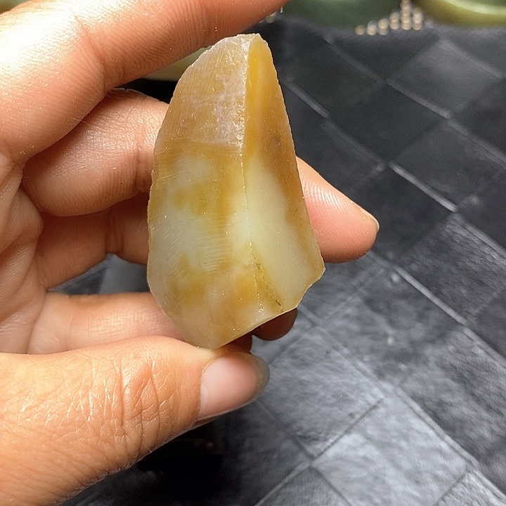 和田玉未镶嵌毛料