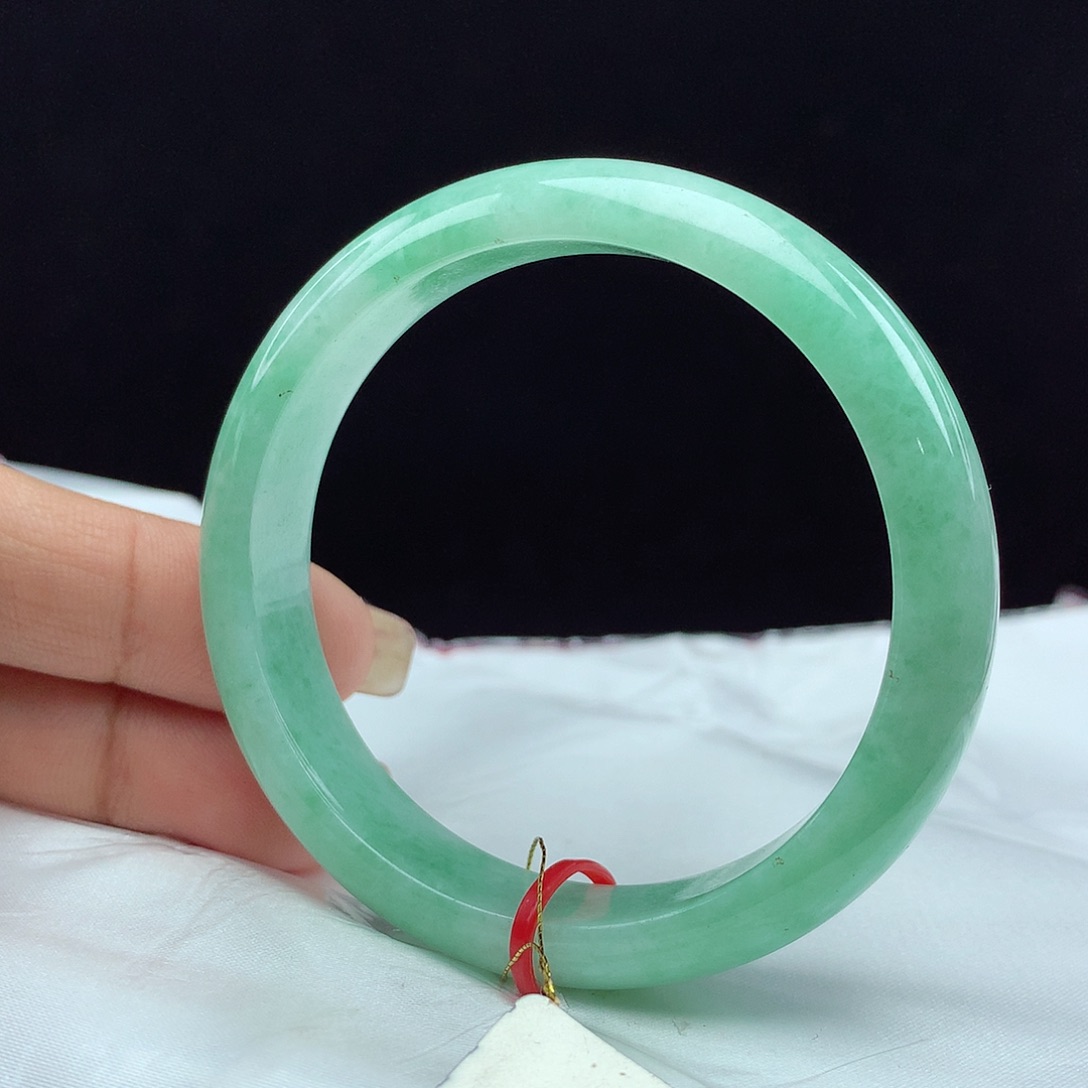 翡翠手镯未镶嵌54圈 1389