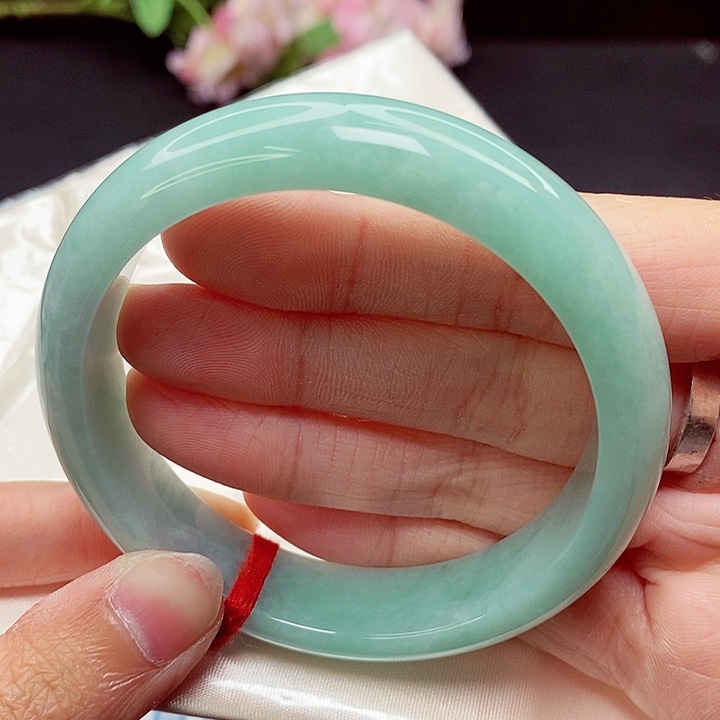 翡翠手镯未镶嵌57圈