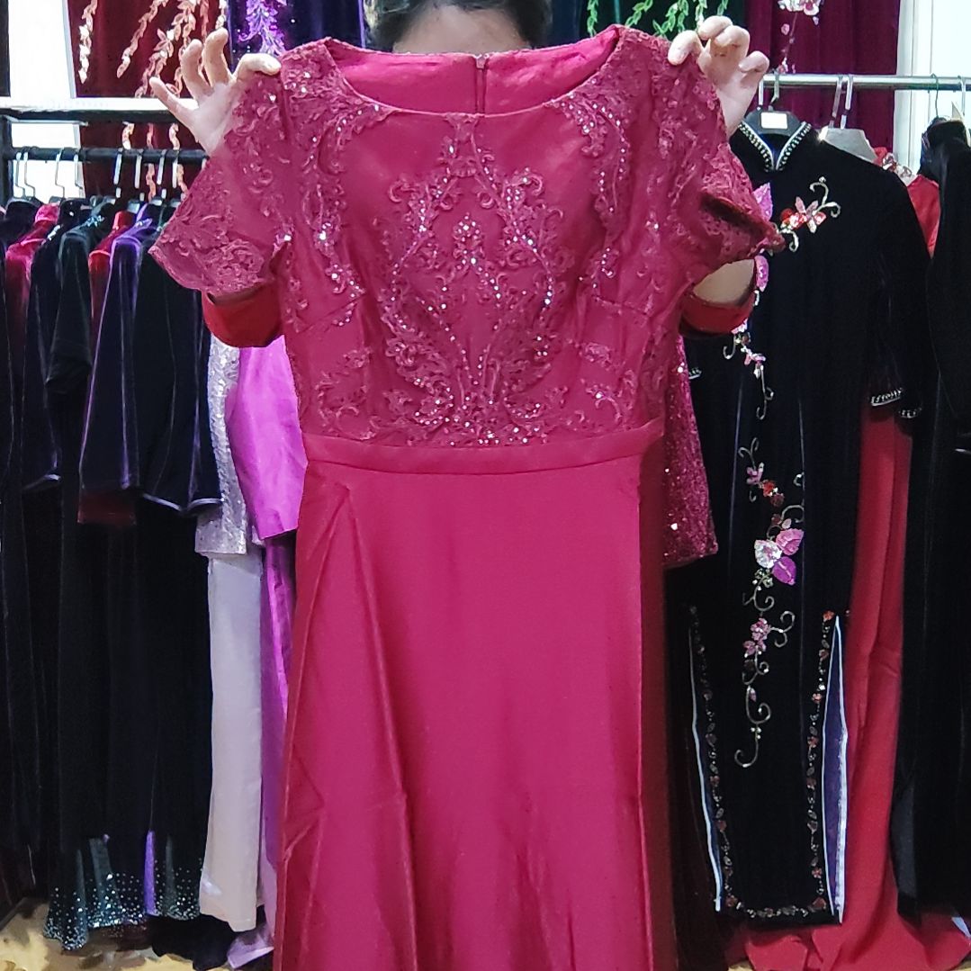 品牌蕾丝刺绣拼接短款礼服裙xl90-110斤左右
