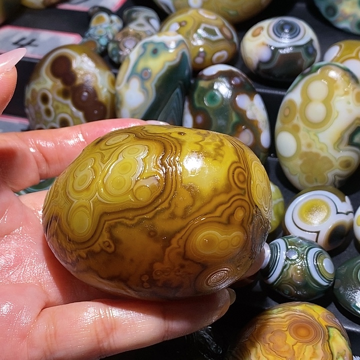 玛瑙/玉髓未镶嵌珠宝奇石26