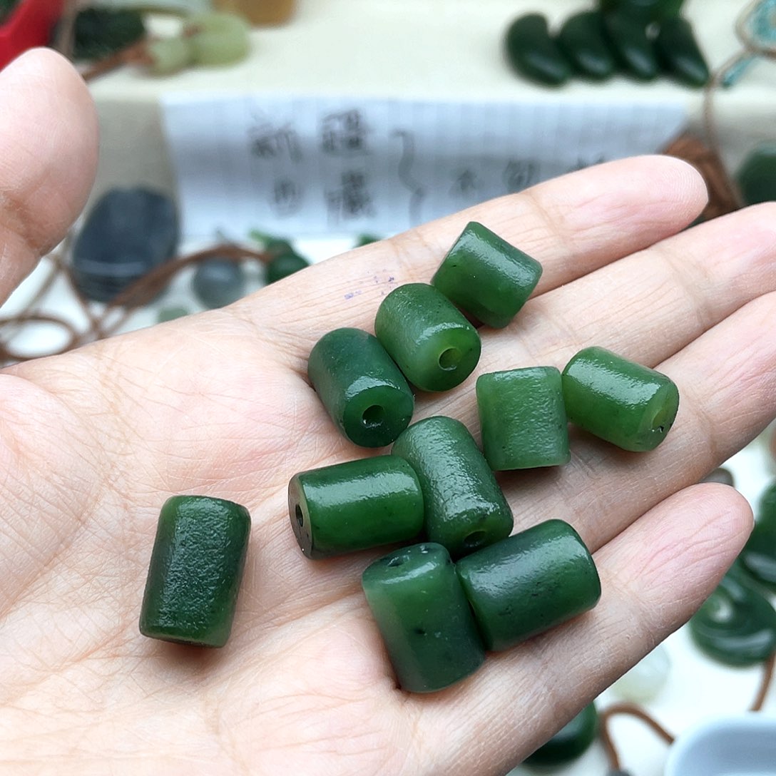 颈饰未镶嵌和田玉家*铭