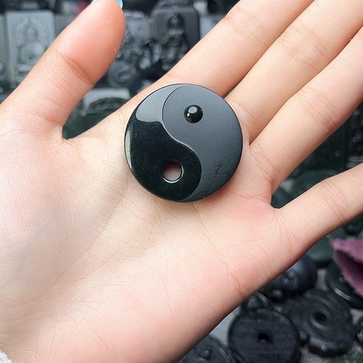 和田玉（青玉）颈饰未镶嵌钦**人