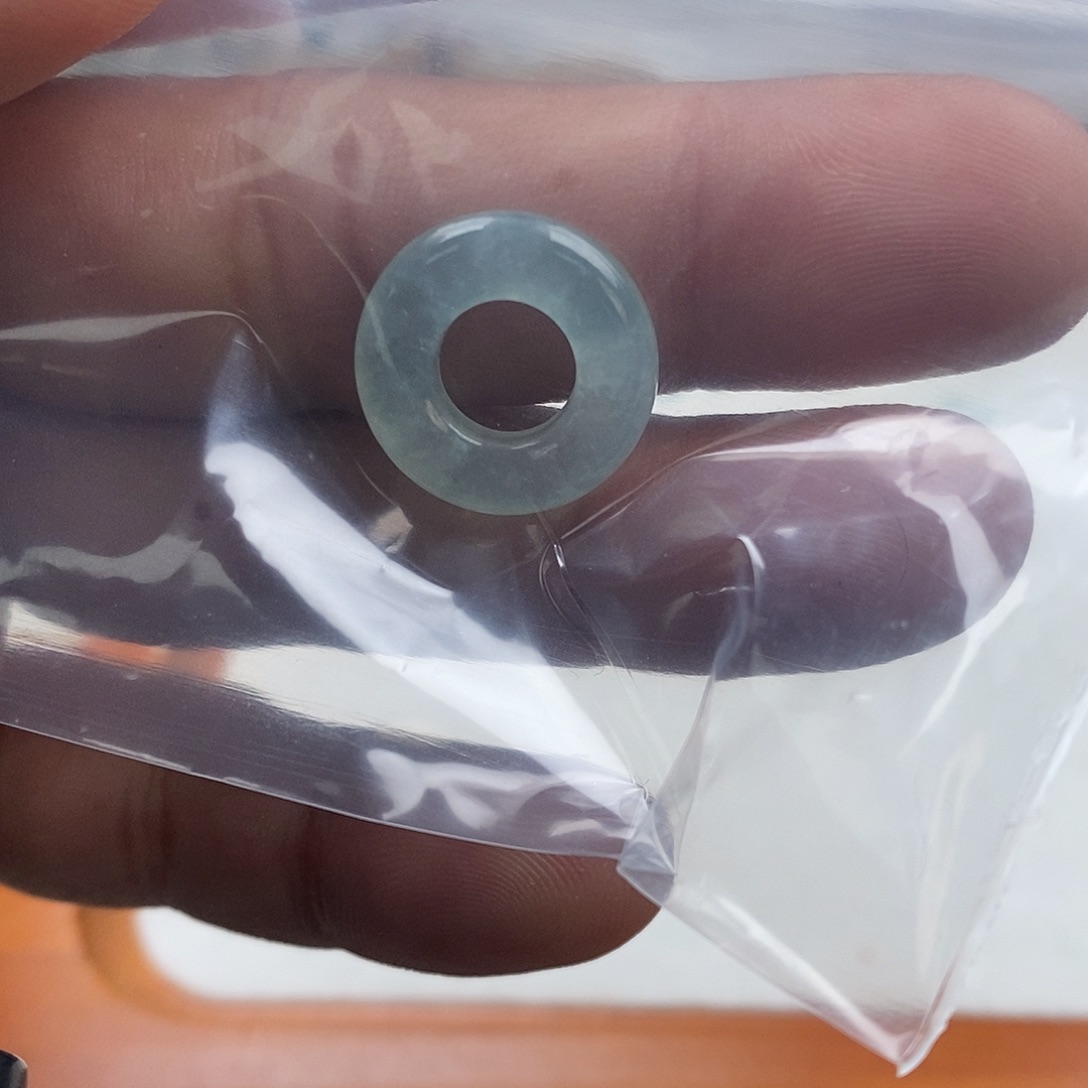 翡翠颈饰未镶嵌?****）甜甜圈