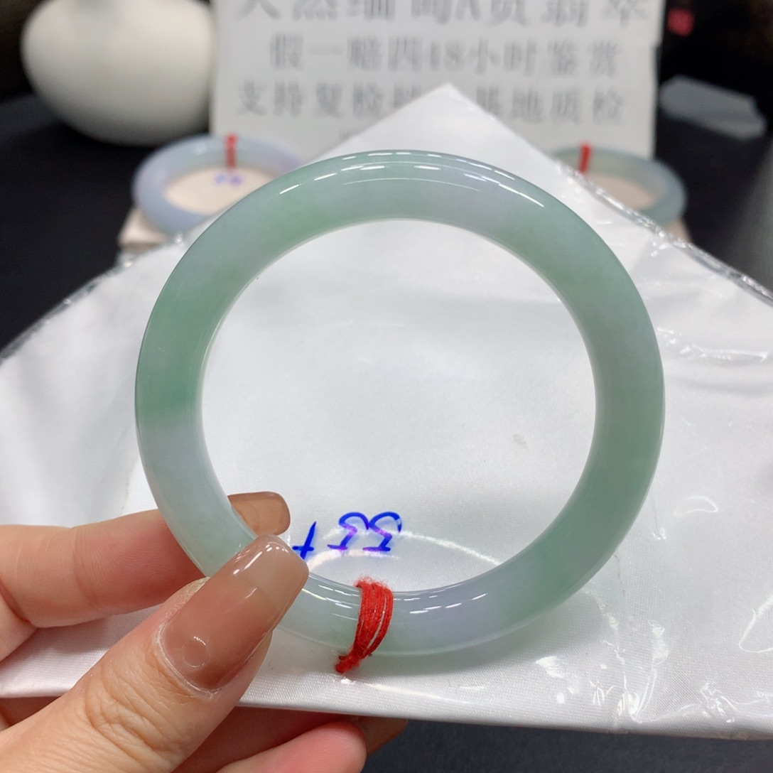 翡翠未镶嵌手镯（圆镯）