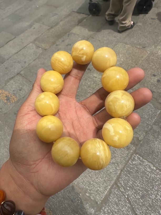 纯天然蜜蜡手串卡25左右