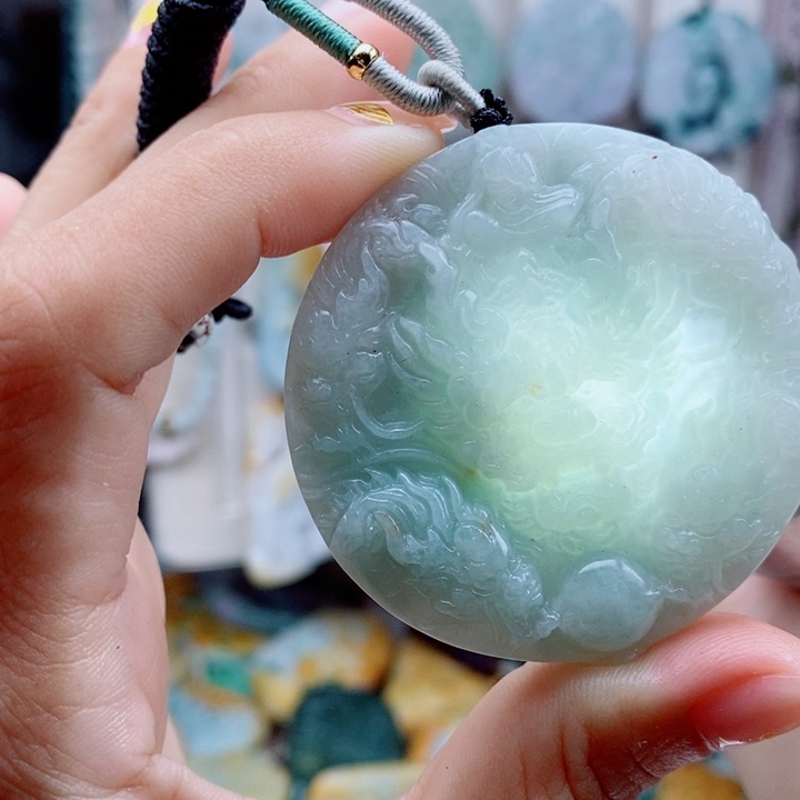 翡翠未镶嵌颈饰翡翠