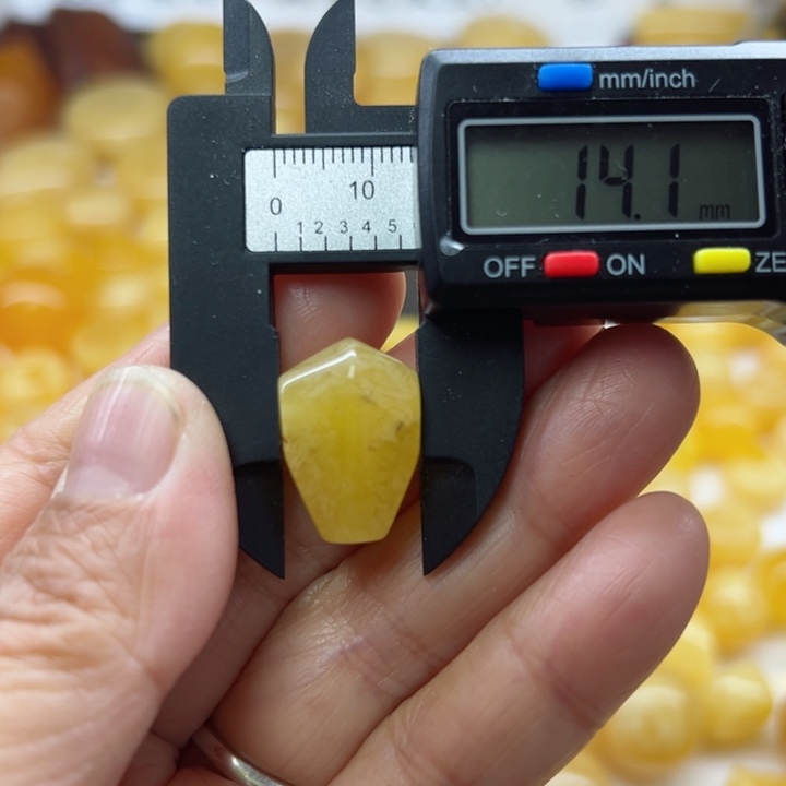 琥珀（矿物珀）裸石未镶嵌