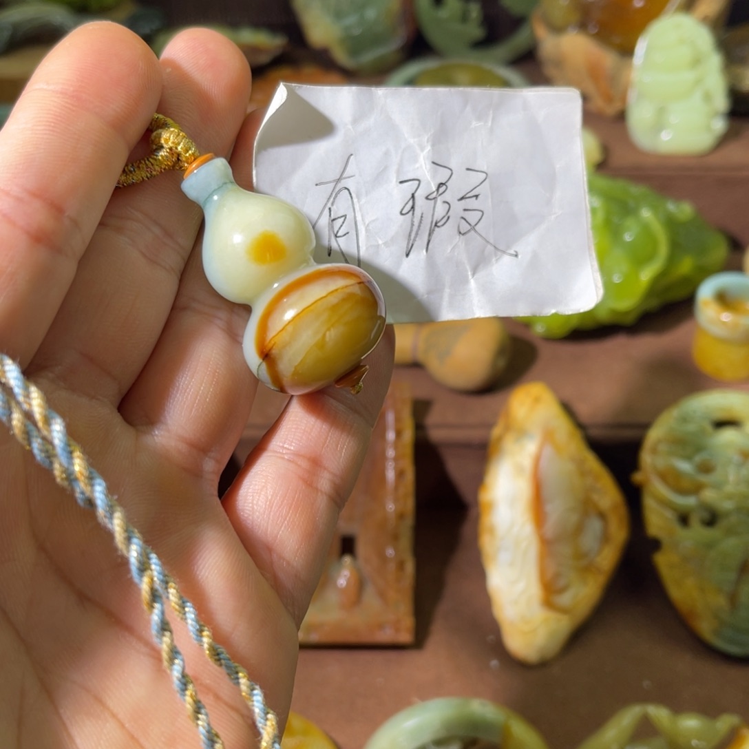 未镶嵌蛇纹石玉颈饰