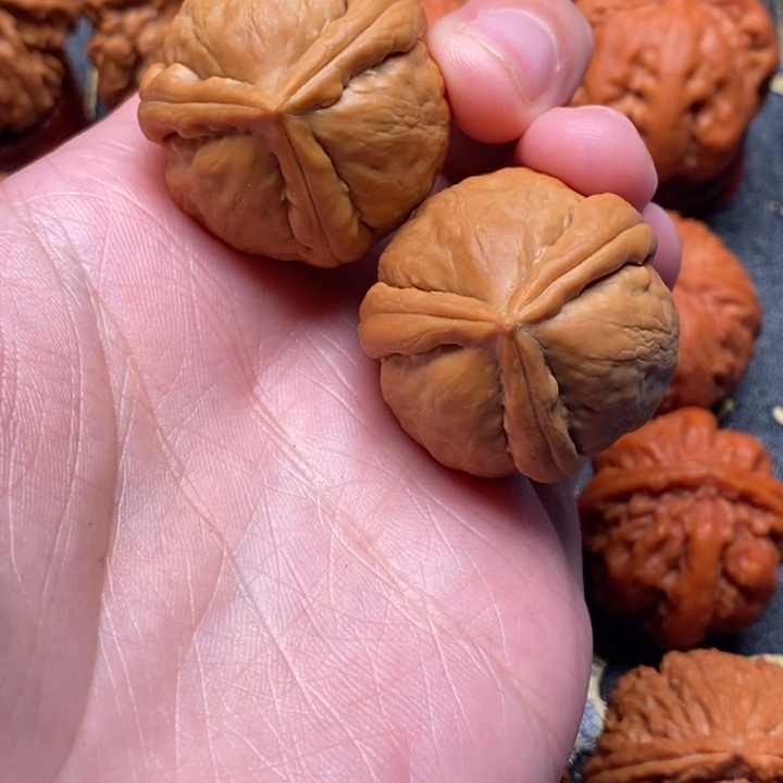 L***李文玩核桃吊坠三棱 