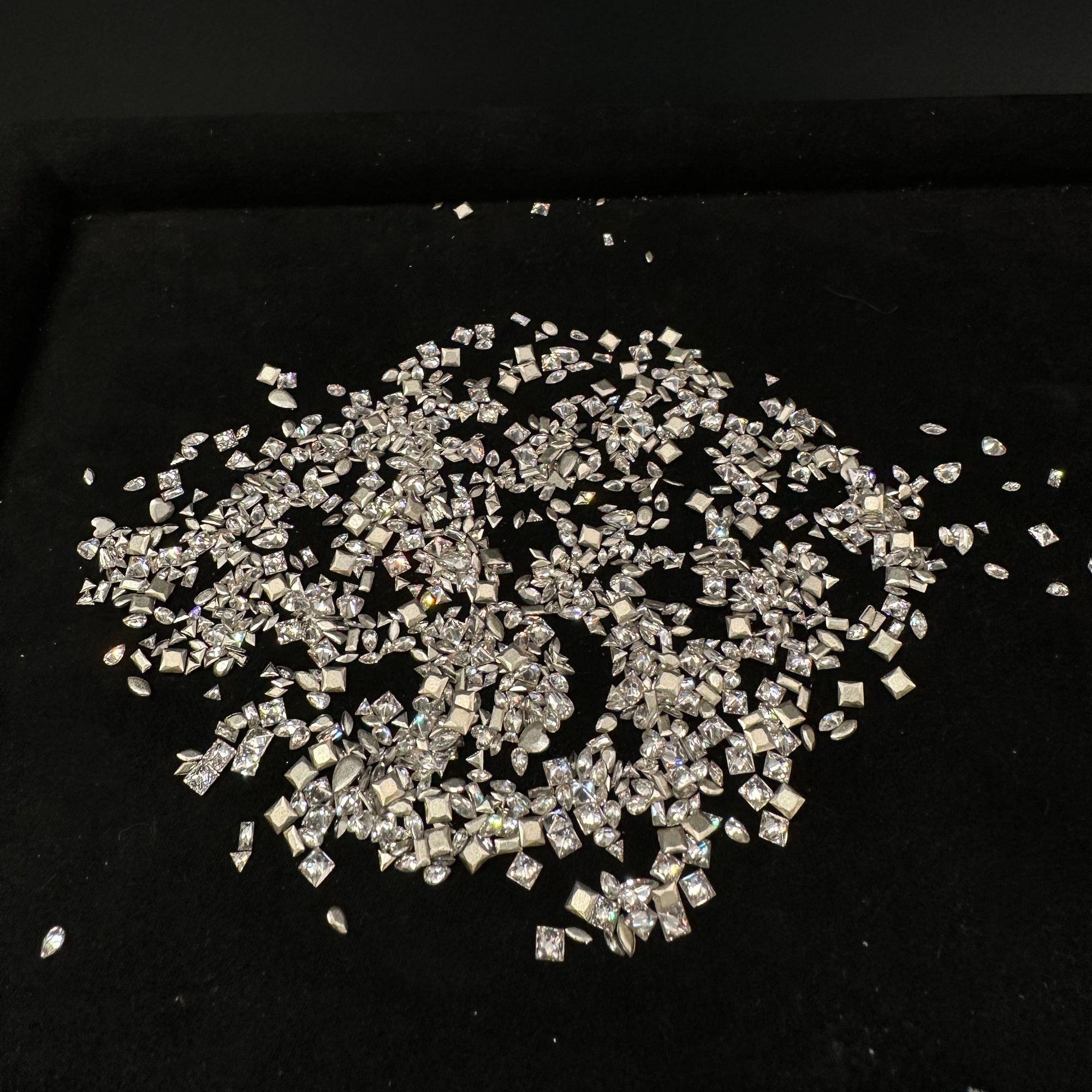 戴菲家5A锆石倒边平底白色小号锆石爆闪美甲钻混装100颗