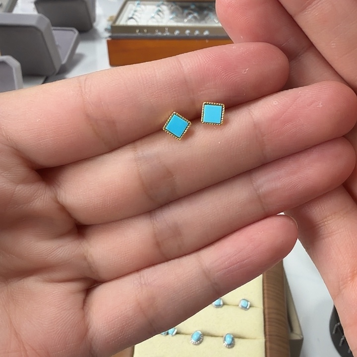 大***物绿松石银S925镶嵌耳钉