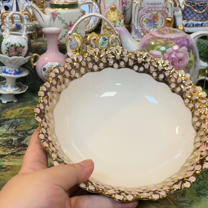 鹿与海陶瓷家居有限公司