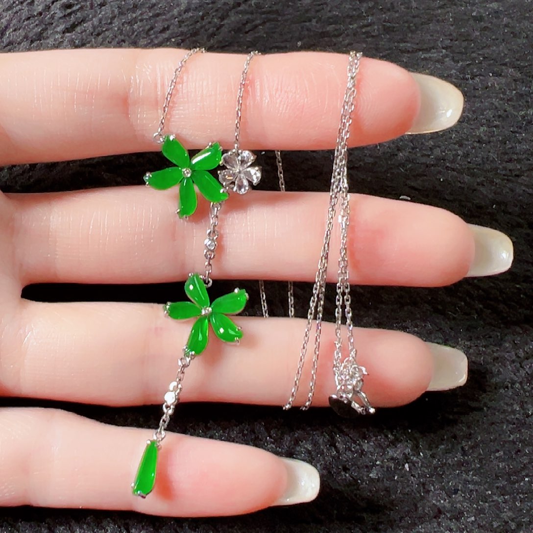 翡翠18K金镶嵌颈饰签收后24小时鉴赏期，过时不退