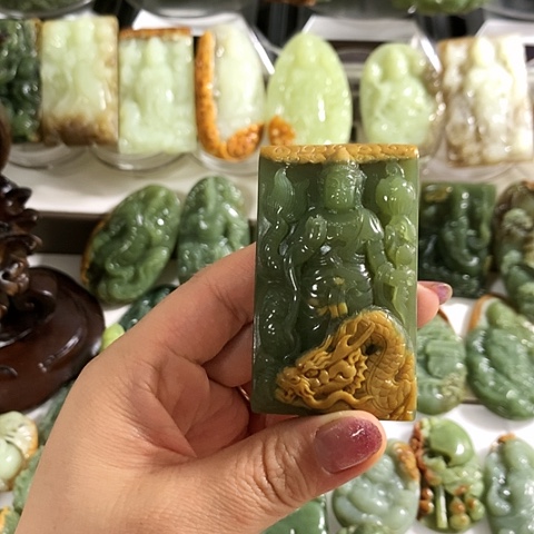 岫岩河磨玉（透闪石质玉）吊坠未镶嵌