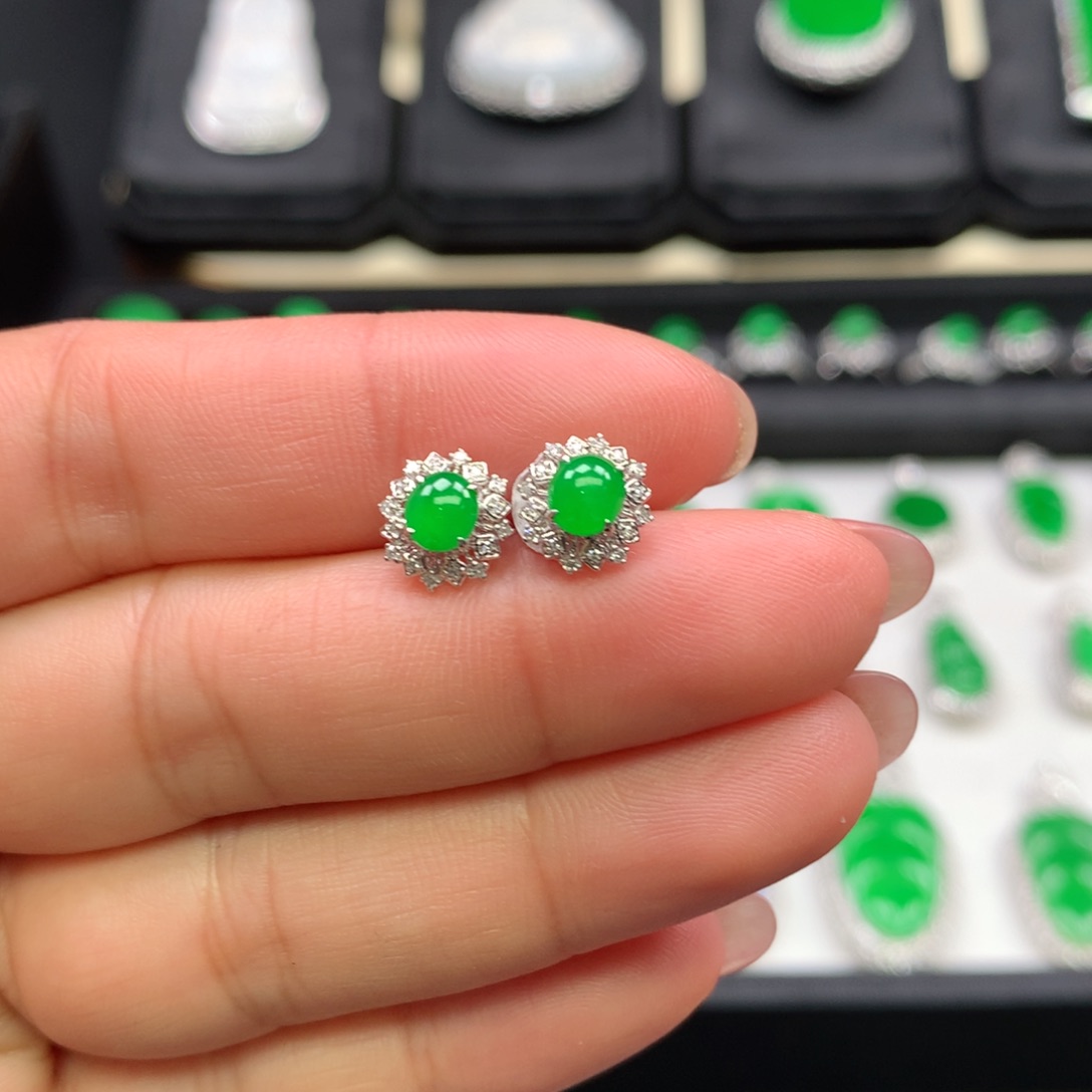 翡翠吊坠(不含链)18K金镶嵌