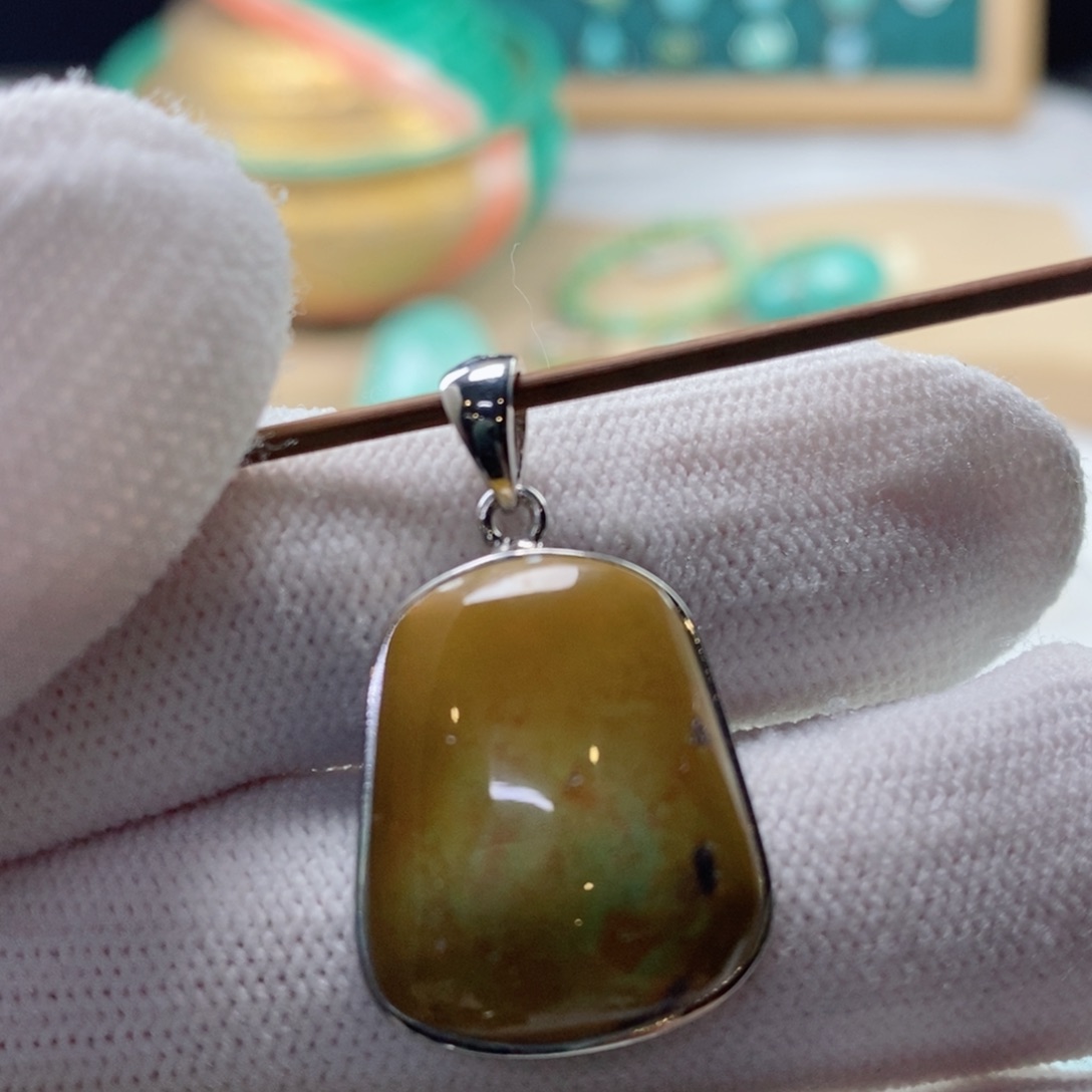 绿松石颈饰未镶嵌