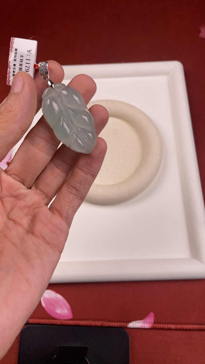 C82翡翠吊坠单品