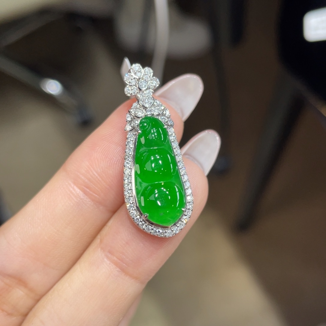 翡翠颈饰18K金镶嵌天然缅甸翡翠a货
