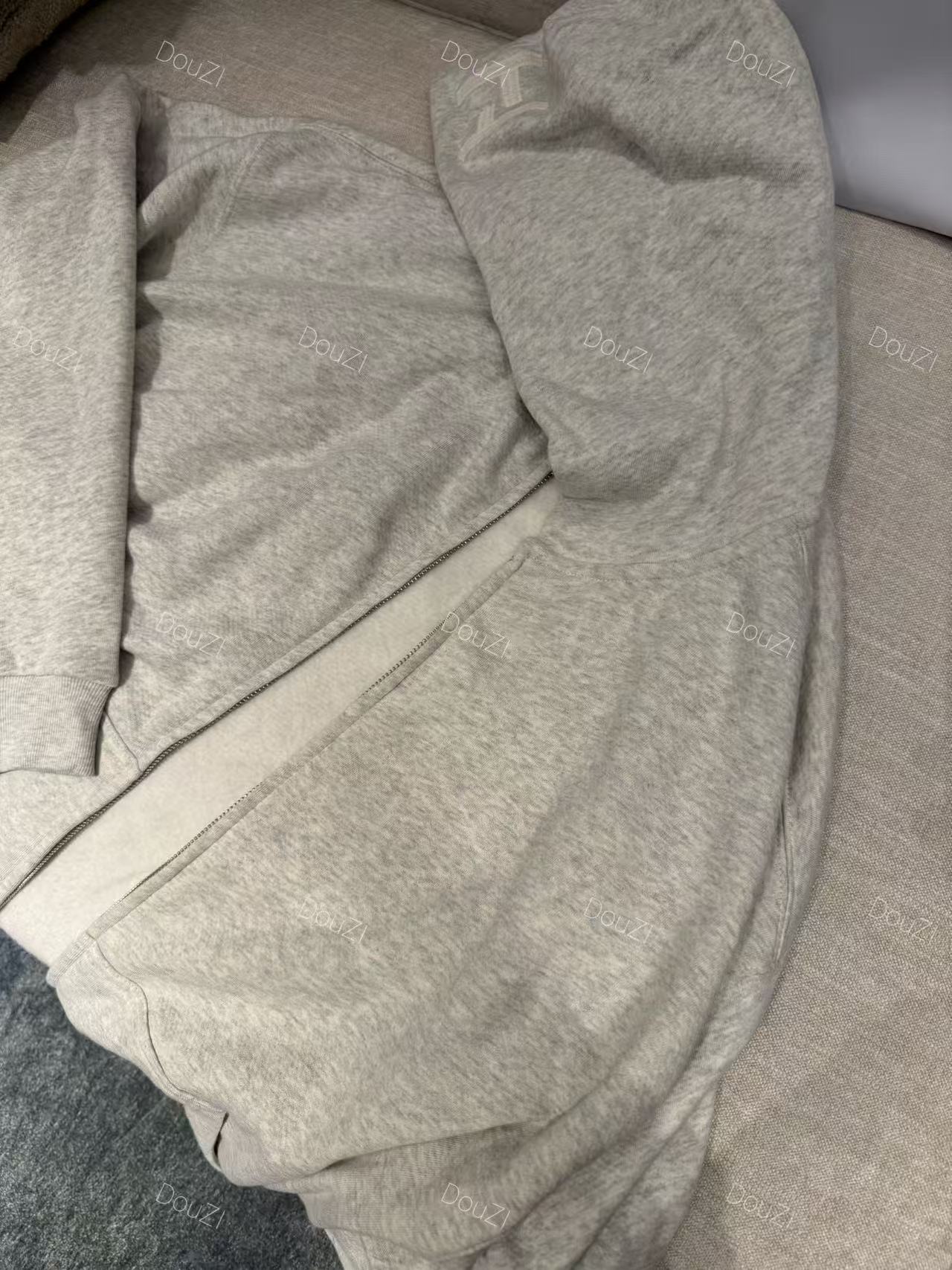 DouZI｜边子豆孤品！『NO退NO换』米灰连帽卫衣外套 简约设计定制款