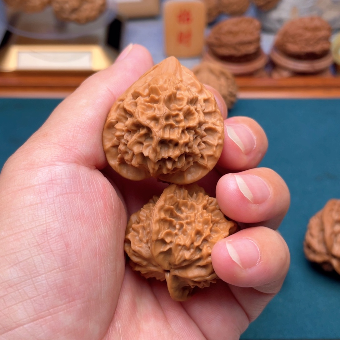 ****吊坠桃核全品山湖纹