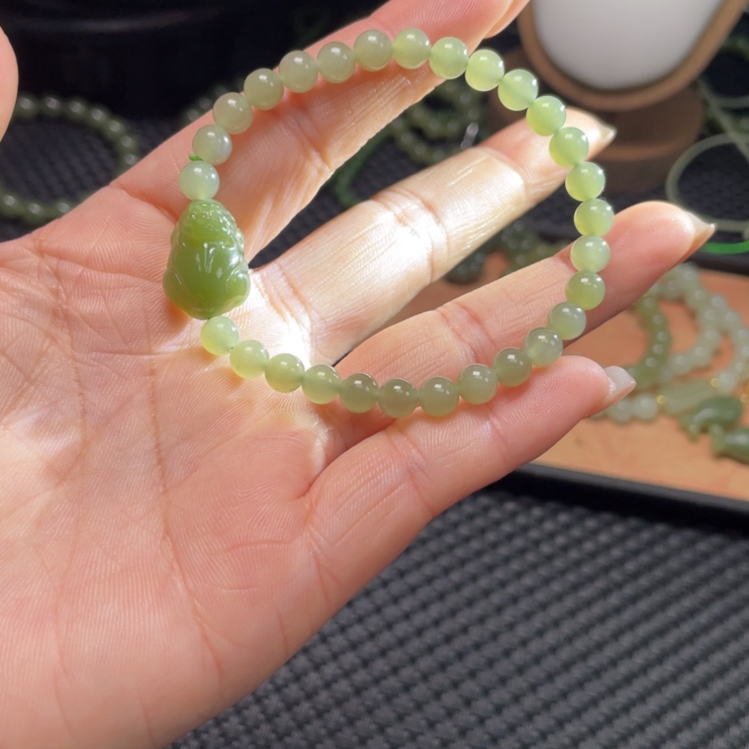 和田玉未镶嵌颈饰貔貅晴水手串