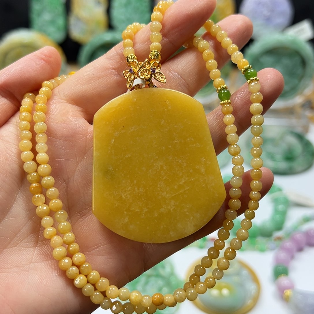 翡翠未镶嵌颈饰吊坠