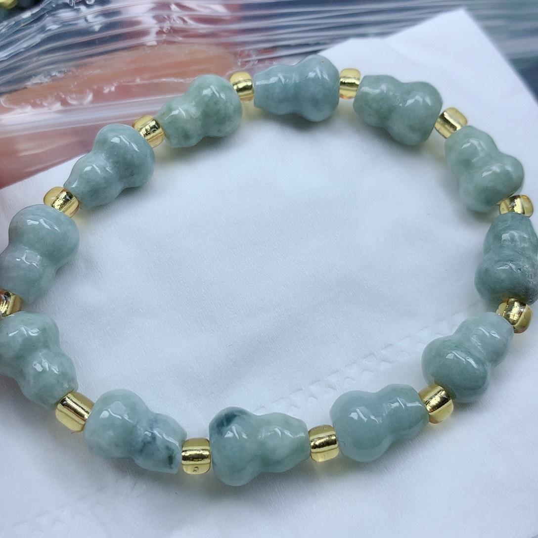 翡翠颈饰未镶嵌手串