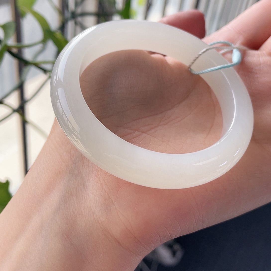 和田玉未镶嵌手镯冰荔枝，黄黑皮首选