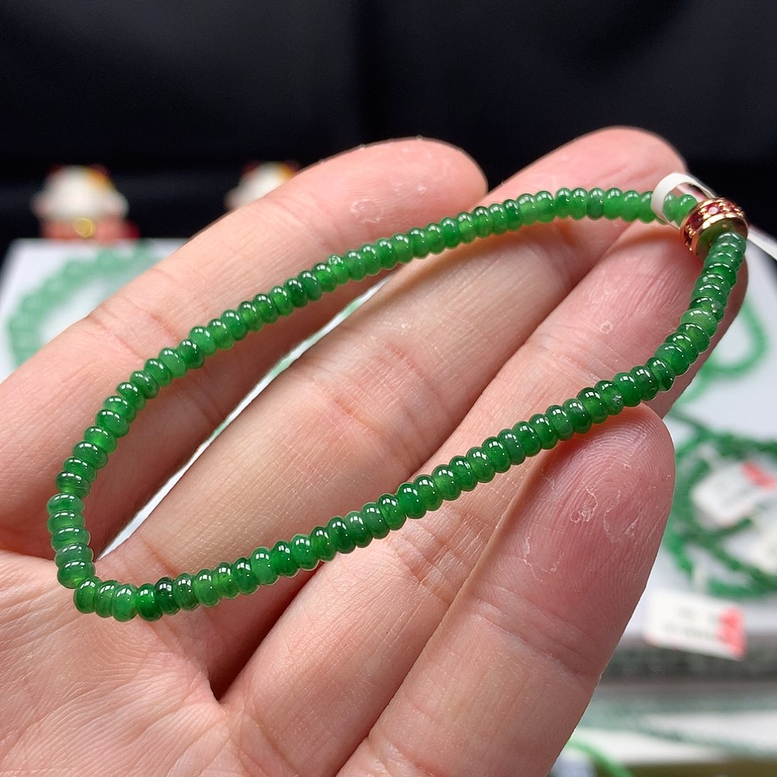 翡翠手链未镶嵌翡翠