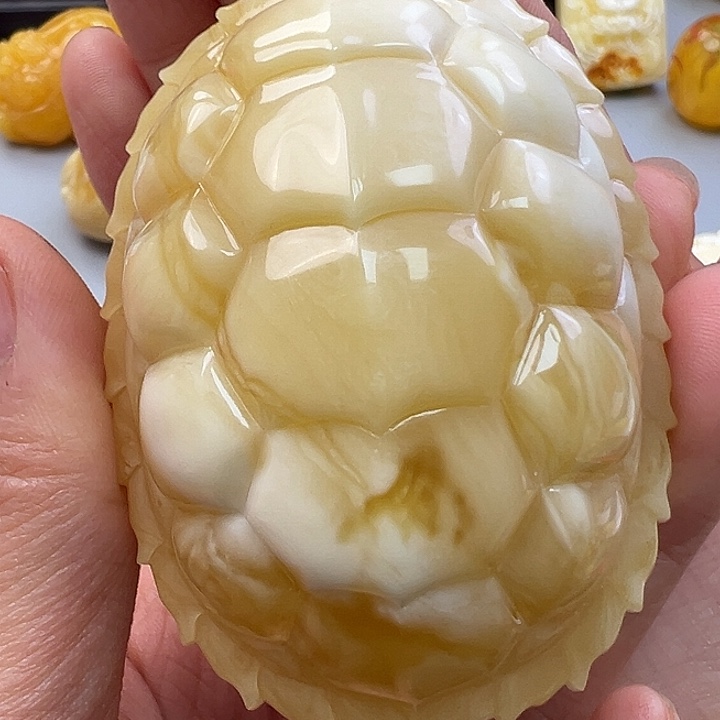 蜜蜡未镶嵌珠宝奇石
