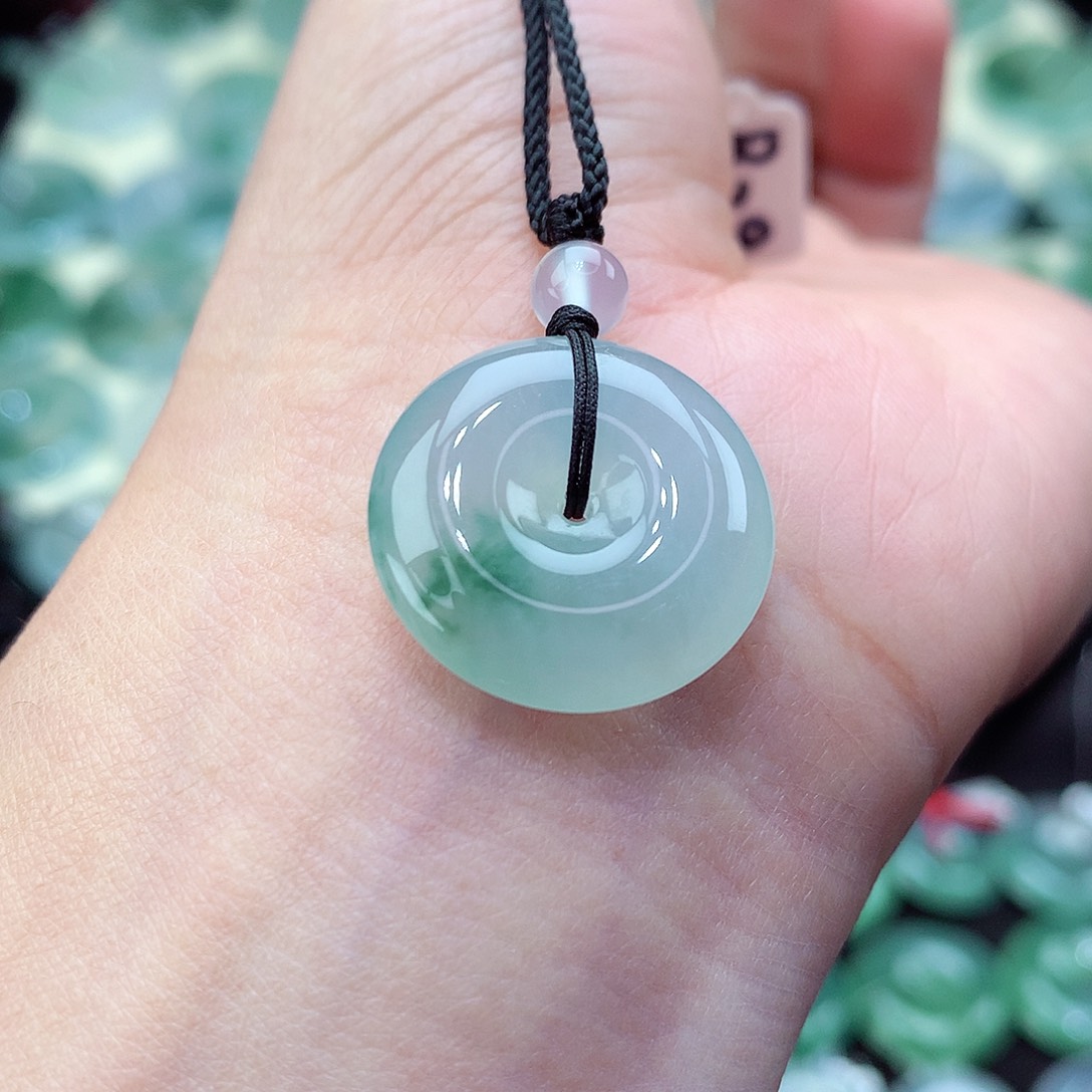 翡翠颈饰未镶嵌编号13。尺寸20.2-6