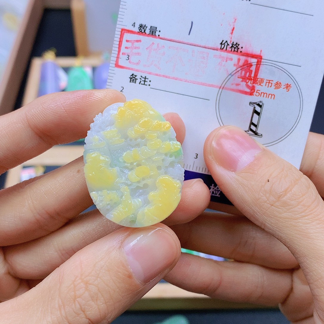 翡翠未镶嵌颈饰翡翠
