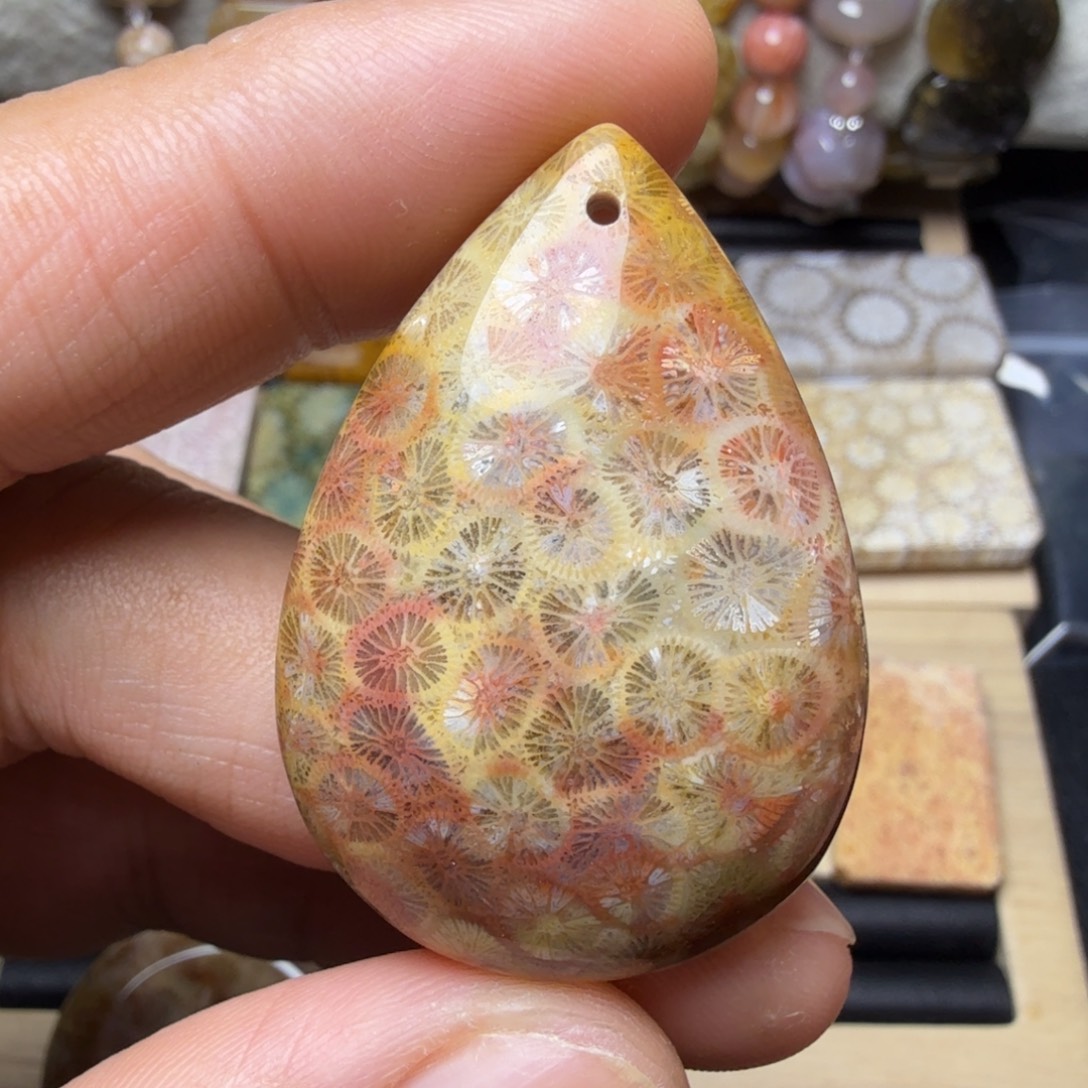 硅化玉未镶嵌天然有机玉石保真色