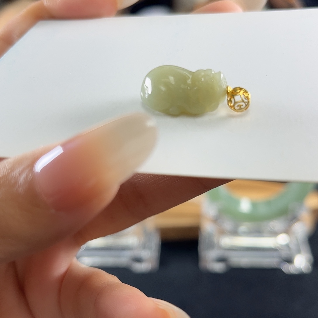 颈饰未镶嵌和田玉（糖玉）和田玉貔貅