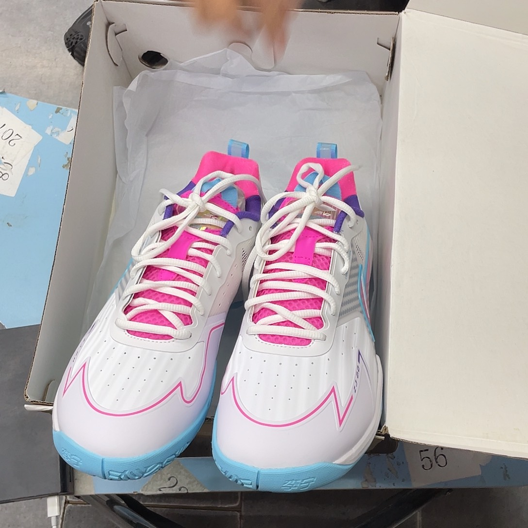 96号李宁羽毛球鞋鞋底微脏44.280