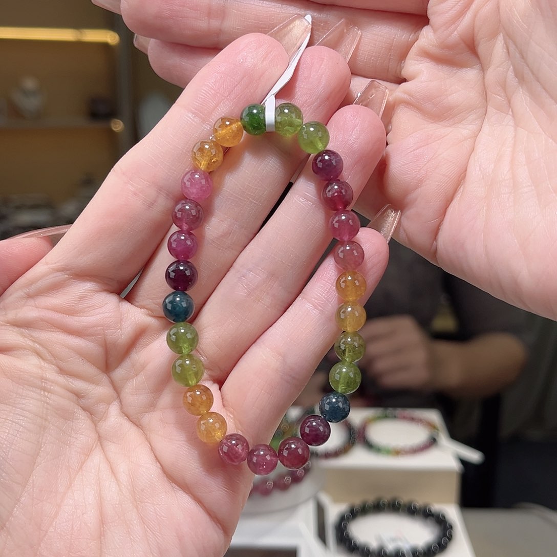 碧玺多样性发一件未镶嵌