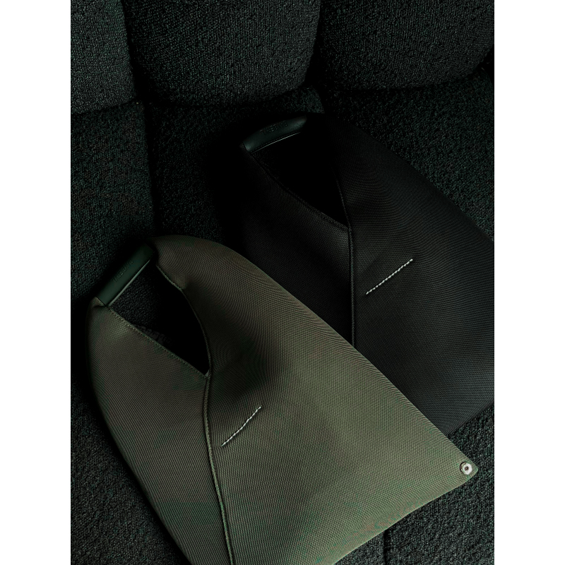 缝线皮边网布三角包简约百搭手提包DD4F0105