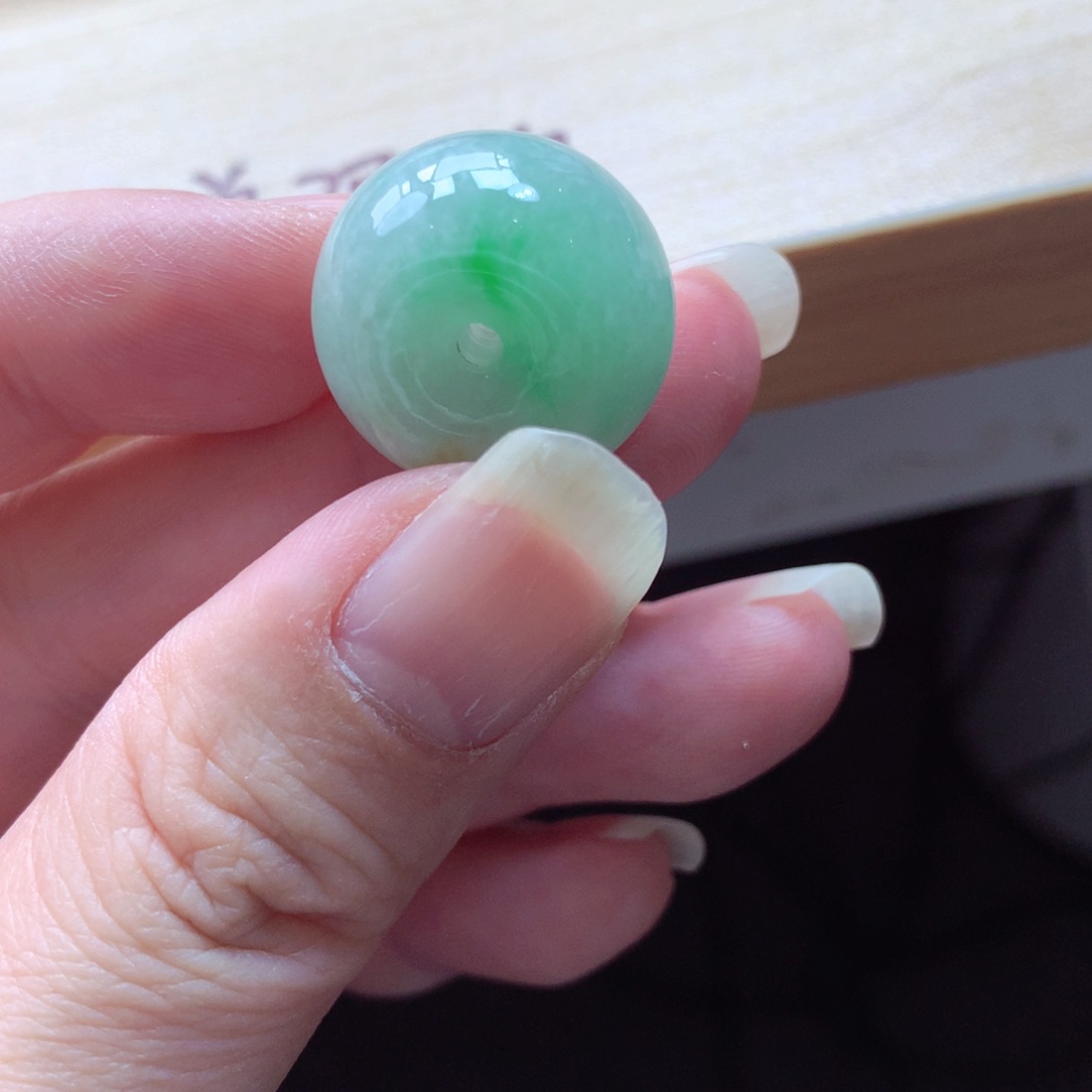 翡翠颈饰未镶嵌吊坠