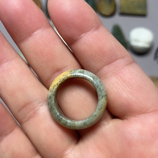 杨***g岫岩河磨玉（透闪石质玉）未镶嵌挂件