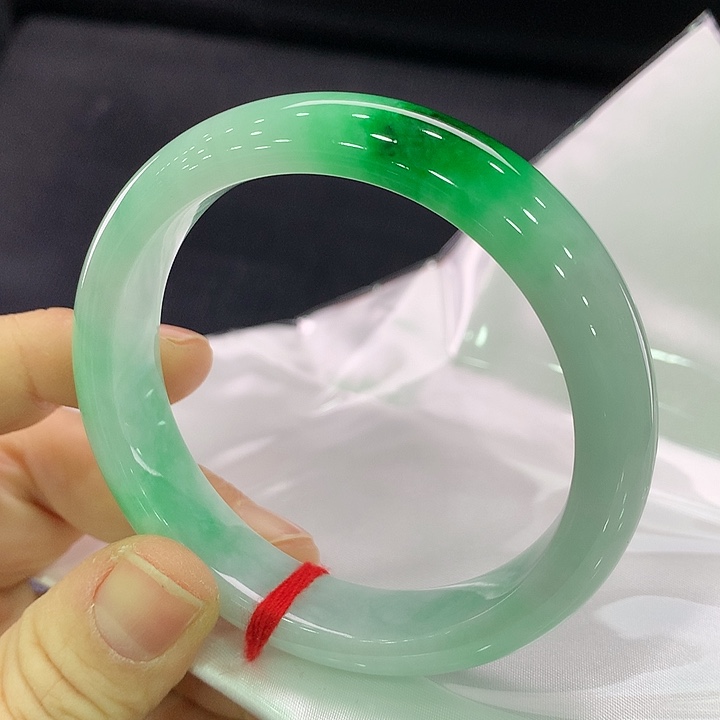 翡翠手镯未镶嵌正圈55