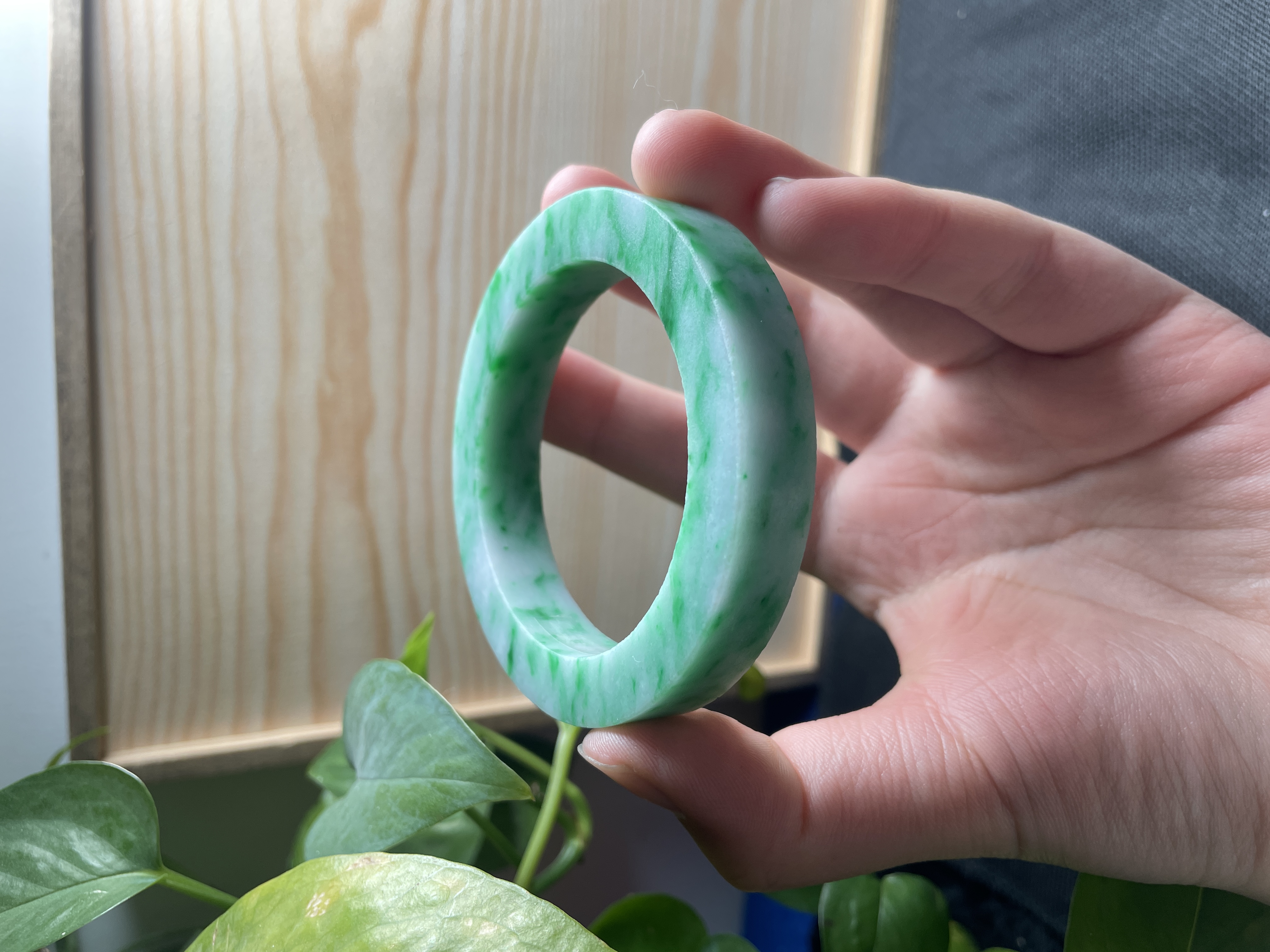 阳绿天然A货翡翠手镯定制